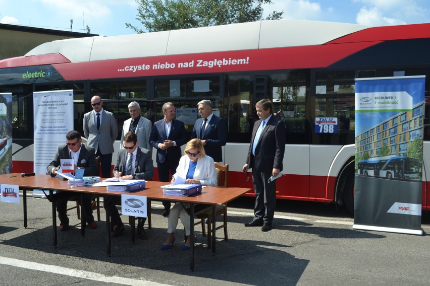 W bazie PKM Sosnowiec podpisano umowę na nowe autobusy...