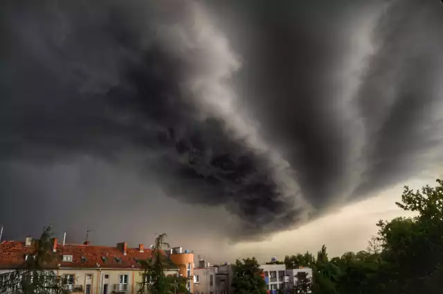 Ostrzeżenia IMGW dla Bydgoszczy i regionu. W sobotę (17 czerwca) zapowiadane są burze z gradem - zachowajcie ostrożność