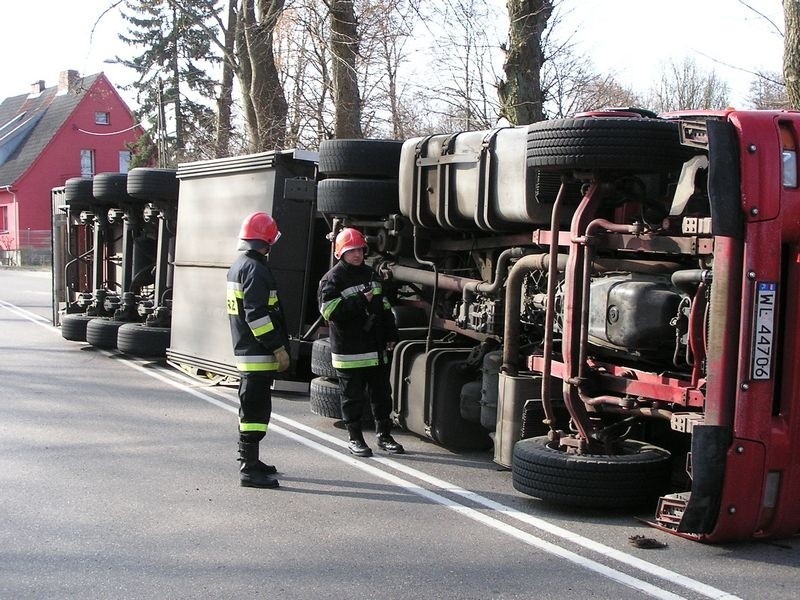 Tir przewrócil sie w Bytowie