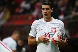 Jakub Kiwior zagrał mecz życia?! Angielska prasa pieje z zachwytu nad Polakiem