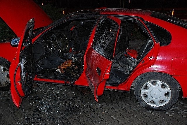 Samochód podpalony w Stalowej Woli.