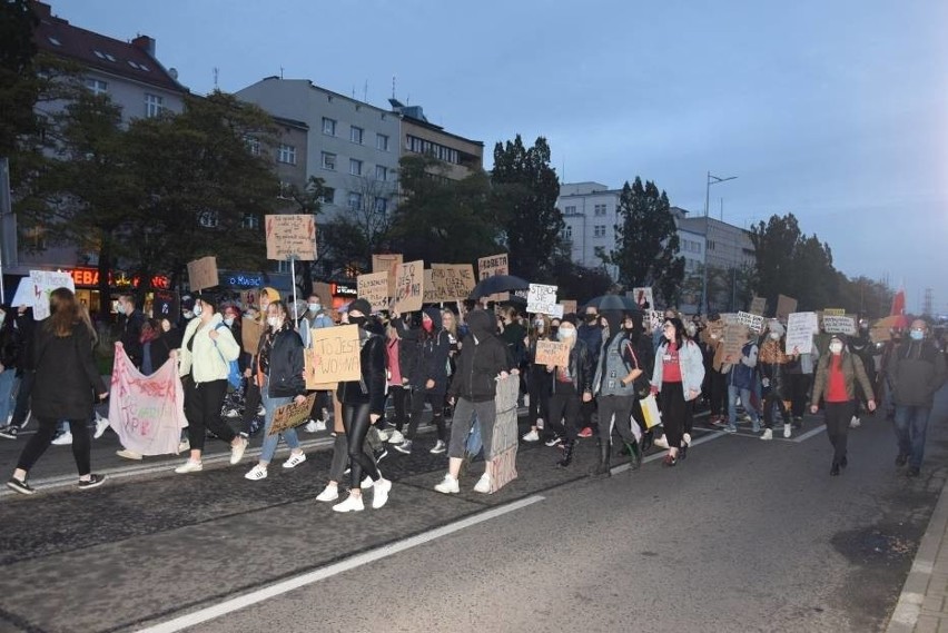 Protesty w sprawie zaostrzenia prawa aborcyjnego 27.10.2020 r. Manifestacje w Trójmieście po decyzji Trybunału Konstytucyjnego