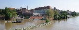 Poprawia się sytuacja powodziowa w Toruniu. Woda opada, ale ratownicy apelują o rozsądek