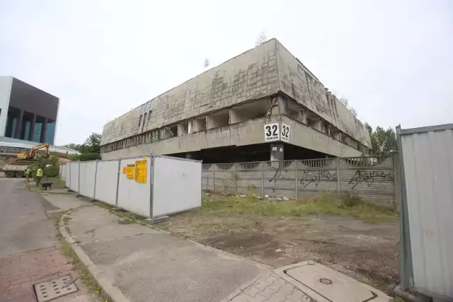 Rozpoczęło się wyburzanie budynku dawnej siedziby Śląskiego Instytutu Naukowego w Katowicach.