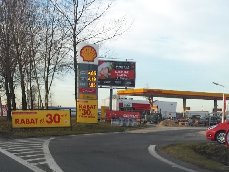 Sosnowiec, DK94, stacja Shell obok Castoramy