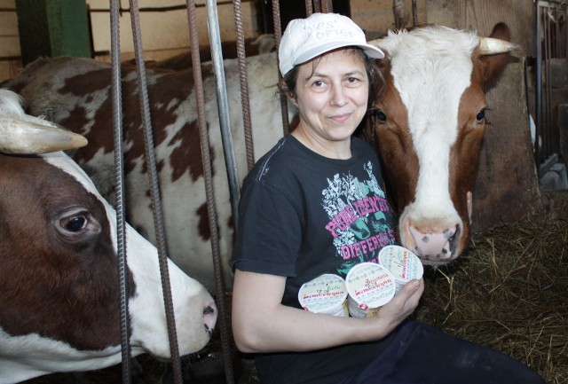 Małgorzata Paszko od lat hoduje krowy. To z ich mleka sądecka firma produkuje nabiał Łemkowyna.