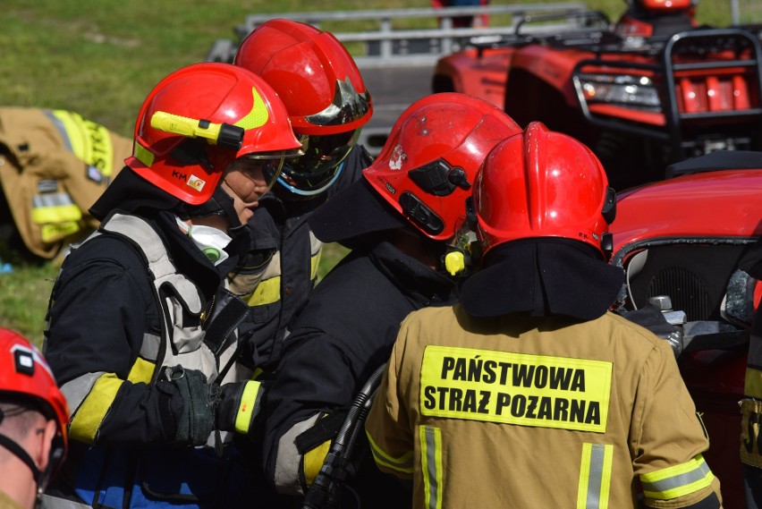 Strażacy w akcji. Rywalizują w ratownictwie drogowym