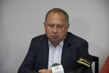 Wójt Gminy Tarnów Grzegorz Kozioł złożył wyjaśnienia w prokuraturze, która zarzuca mu przekroczenie uprawnień