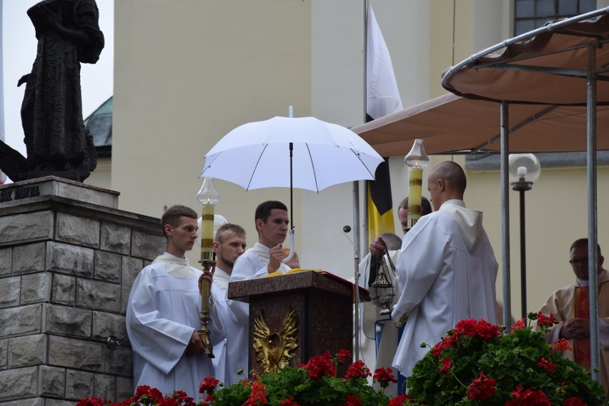 Uroczystości 50-lecia Koronacji Figury Matki Boskiej Leśniowskiej [ZDJĘCIA]