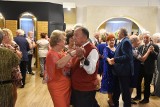 Emeryci z Malborka wytańczyli się z okazji Światowego Dnia Seniora. Do oddziału należy już blisko 600 osób