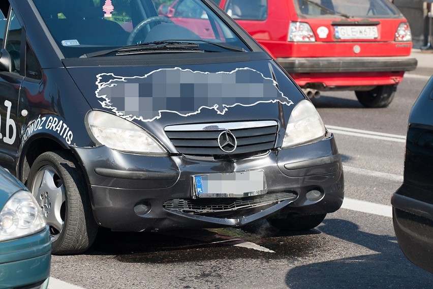 Kolizja na skrzyżowaniu Szczecińskiej i Małcużyńskiego w Słupsku