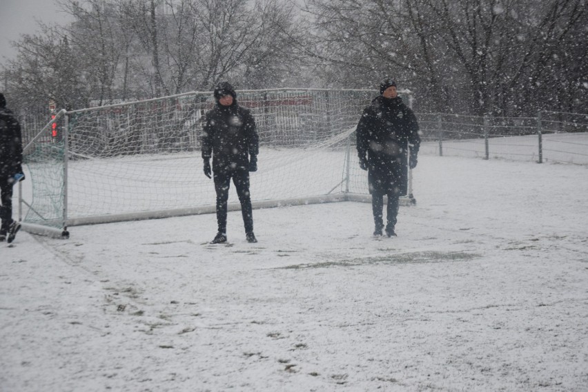 Ostatni trening Radomiaka przed meczem z Rakowem Częstochowa w ... śniegu (Zobacz zdjęcia)