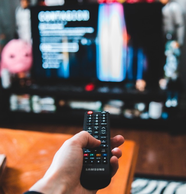 Już 56% gospodarstw domowych korzystających z naziemnej telewizji cyfrowej (NTC) posiada odpowiedni sprzęt do odbioru sygnału w standardzie DVBT2/HEVC – wynika z pomiarów przeprowadzonych przez Krajowy Instytut Mediów