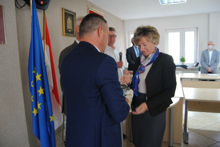 Medal otrzymuje Ewa Błaszczyk.