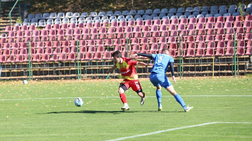 Hummel 4 Liga. Korona II Kielce przegrała z GKS Rudki 0:2. Wygrana gości mogła być jeszcze wyższa [DUŻO ZDJĘĆ]