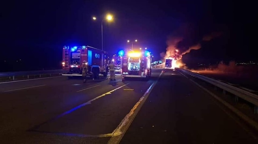 Pożar naczepy tira w Gliwicach na autostradzie A1 w kierunku...