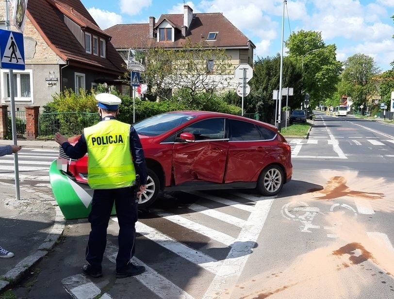Wypadek na skrzyżowaniu ulic Reduty Ordona i Łukasińskiego w...