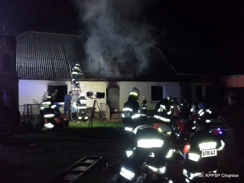 Pożar domu w Kosobudach. Nie żyje 53-letni mężczyzna [ZDJĘCIA]