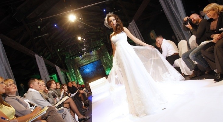 Kolekcja sukien ślubnych 2011 - Atelier Sposa...