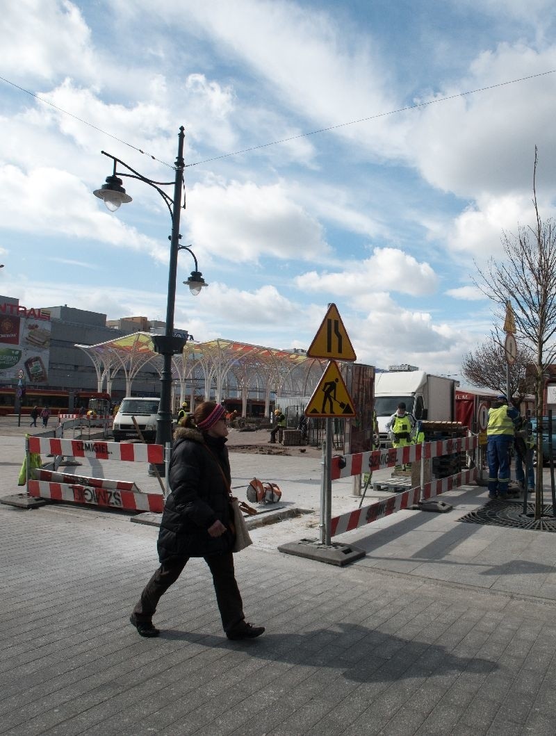 W centrum ruszyła budowa hotelu Hilton! Utrudnienia dla pieszych oraz rowerzystów [zdjęcia]