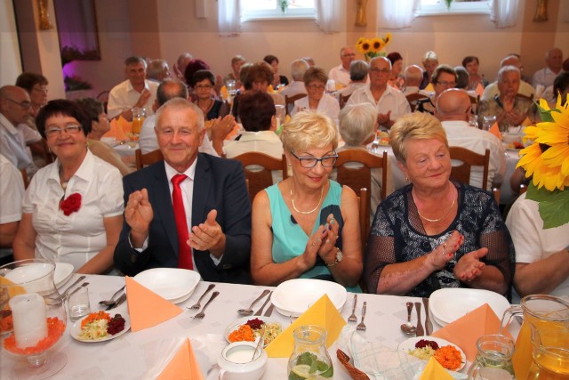 W dniu jubileuszu naszego koła mam odwagę powiedzieć, że nie zmarnowaliśmy tych lat, że nasze działanie jest potrzebne i pożyteczne i przynosi radość naszej jesieni życia - usłyszeli seniorzy