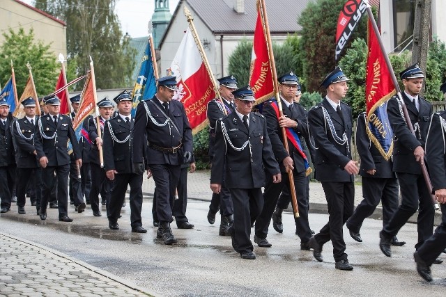 Uroczystości jubileuszu Ochotniczej Straży Pożarnej w Pińczowie. >>>Więcej zdjęć na kolejnych slajdach