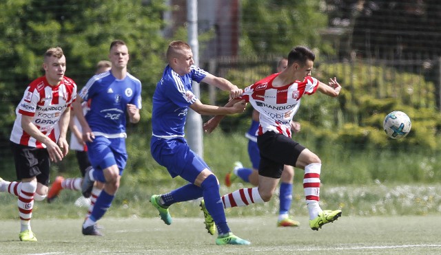 W Centralnej Lidze Juniorów U17, Resovia Rzeszów zremisowała ze Stalą Mielec 1:1.