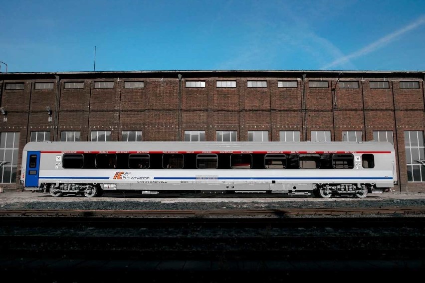 Nowe wagony restauracyjne dla PKP Intercity.