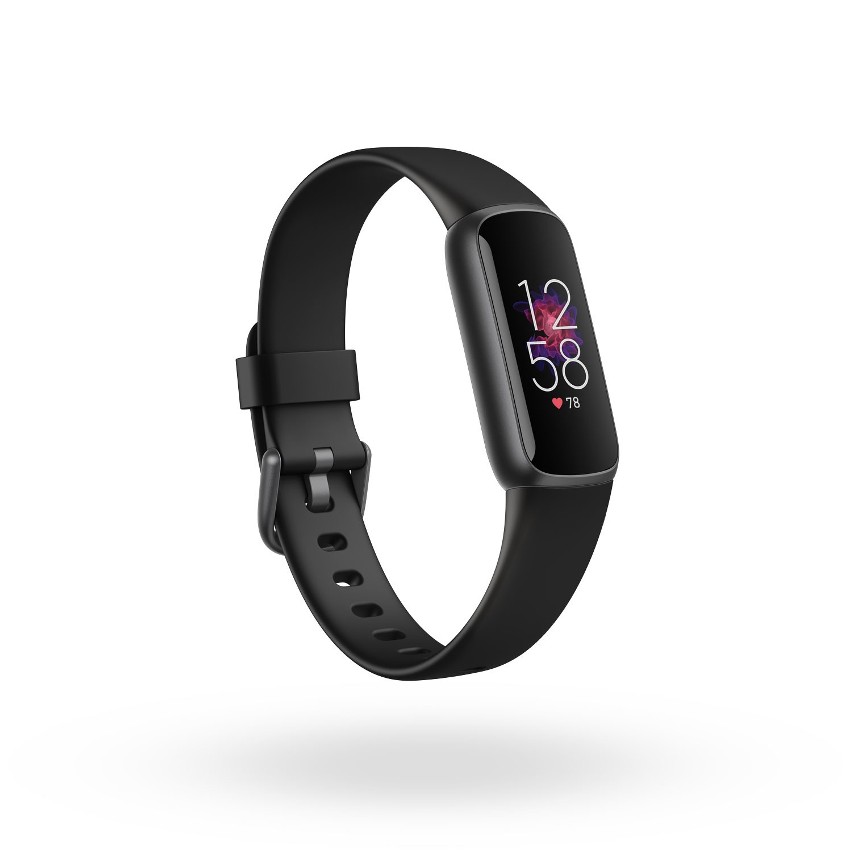 Fitbit Luxe łączy cechy trackera fitness i biżuterii. To także pierwsza opaska Fitbit z kolorowym wyświetlaczem. Znamy polską cenę