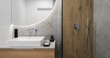 Lustro w łazience – okrągłe czy prostokątne? Zobacz, jakie kształty są modne w 2023 roku. Jakie wybrać lustro nad umywalką?