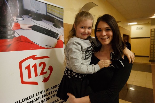 Amelka Kondraciuk, dzwoniąc pod numer alarmowy, uratowała swojej mamie życie. Do dziś obie wspominają to ze wzruszeniem.