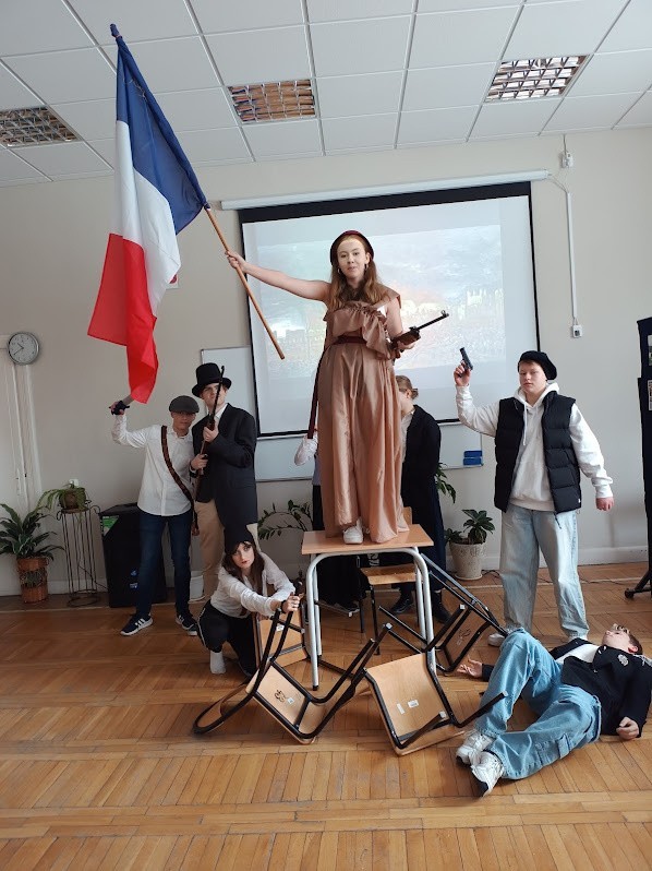 Kochamy podróże! Dzień Francuski w III Liceum Ogólnokształcącym w Radomiu pod hasłem „Voyage, voyage!”