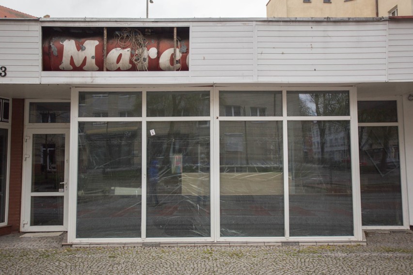 Przy ulicy Generała Józefa Bema odkryto stary szyld jednej z pierwszych słupskich pizzerii "Marco Polo" [ZDJĘCIA]