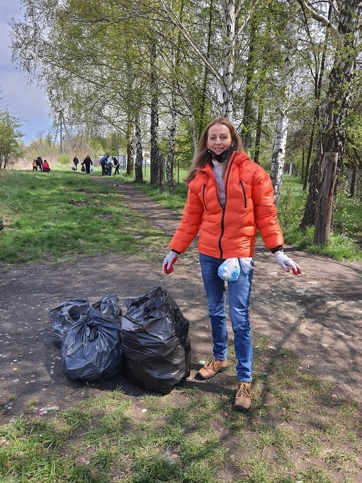 Mieszkańcy Sosnowca spotkali się przed Parkiem Kuronia w...