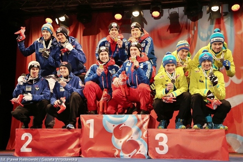 Polscy skoczkowie zdobyli brązowy medal w skokach...