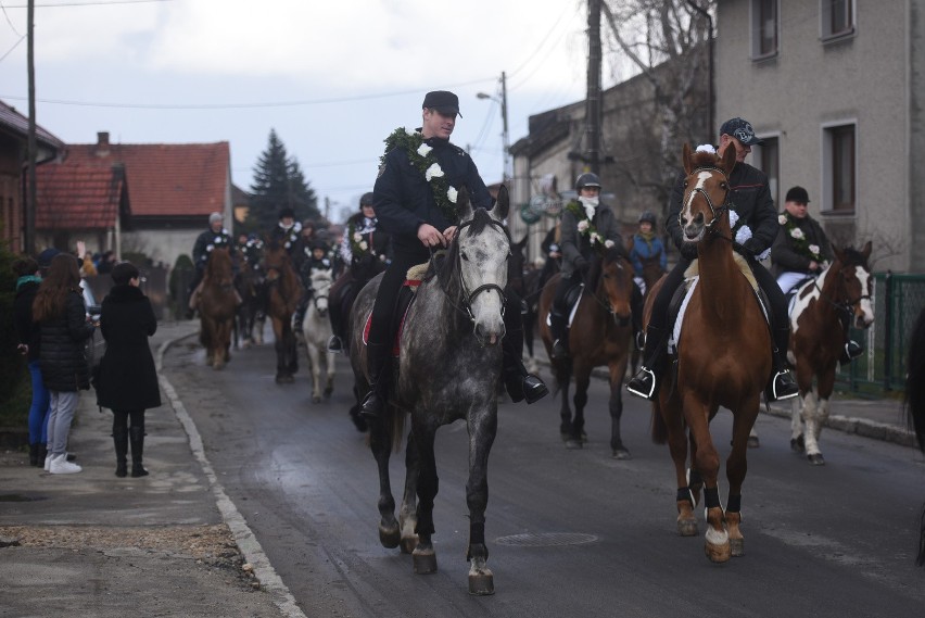 Procesja konna w Ostropie Wielkanoc 2015