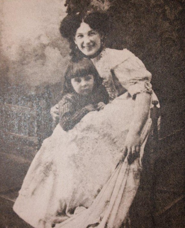 Zofia Karnicka z synem Borysem - 1910 r. Zdjęcie pochodzi z...