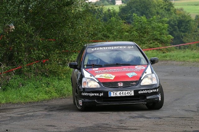 Kielecka załoga Elektrojarex Rally Team na trasie Rajdu Karkonoskiego.