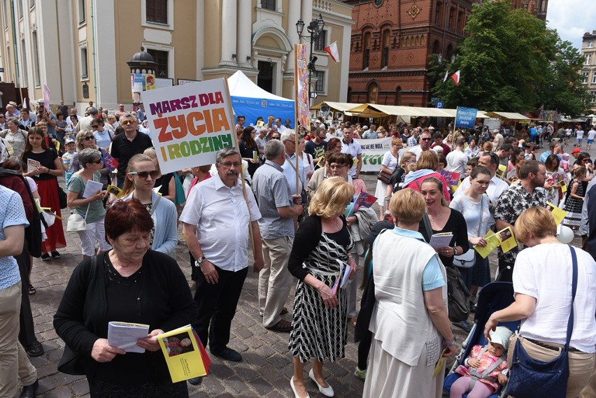 „Czas na Rodzinę!” Pod takim hasłem przeszedł dzisiaj przez...