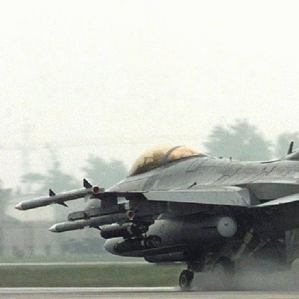 Samolot F-16