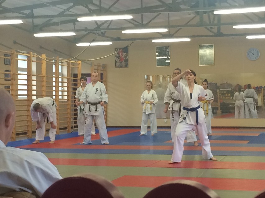 Tercet szydłowieckich karateków zdał egzaminy na wyższe stopnie uczniowskie