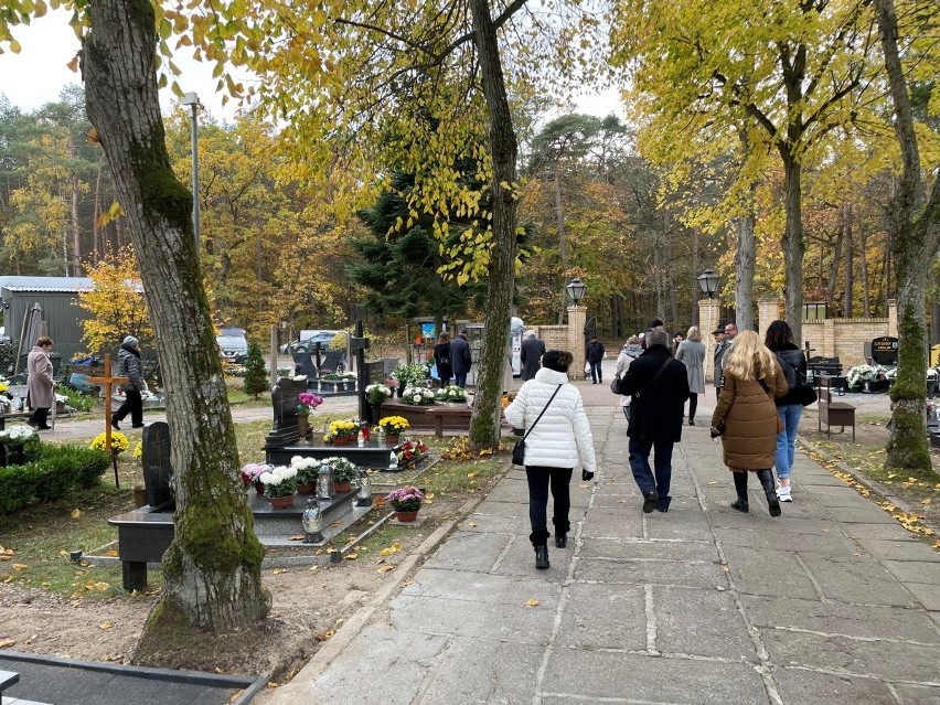 Wszystkich Świętych na cmentarzu w Międzyzdrojach