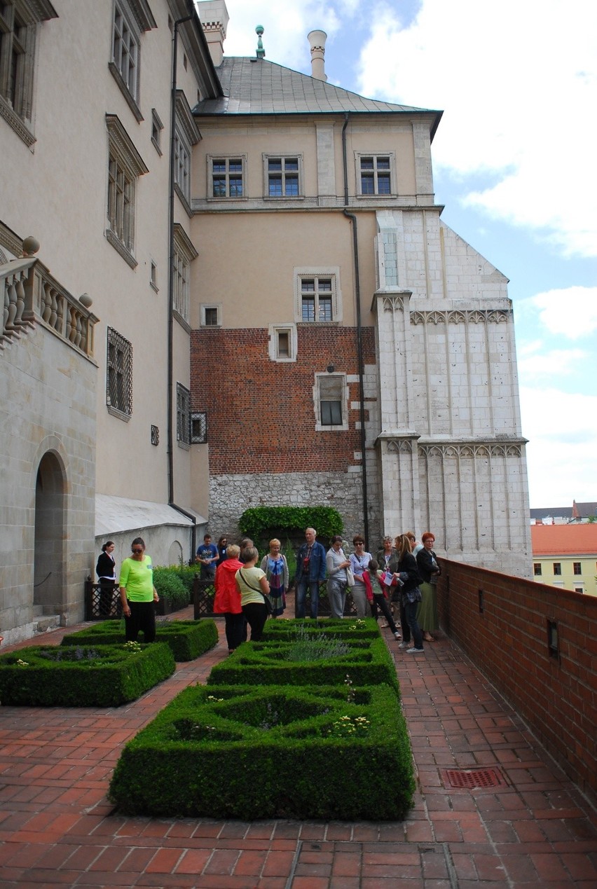 Królewskie ogrody na Wawelu są już dostępne dla zwiedzających [ZDJĘCIA]