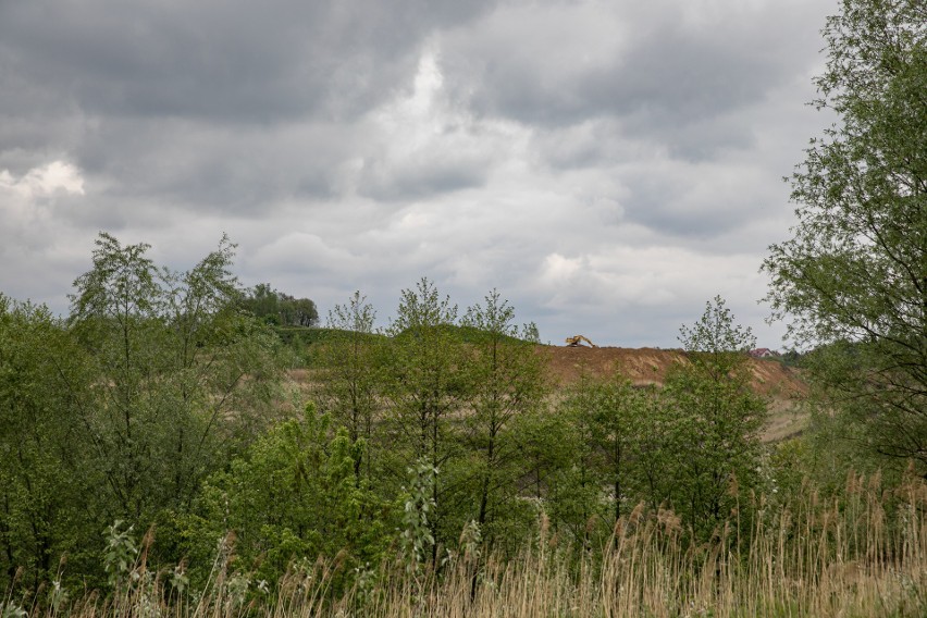 Kraków. Przyszłość terenów po kopalni iłów w Zesławicach. Skoro nie bloki, to może park?