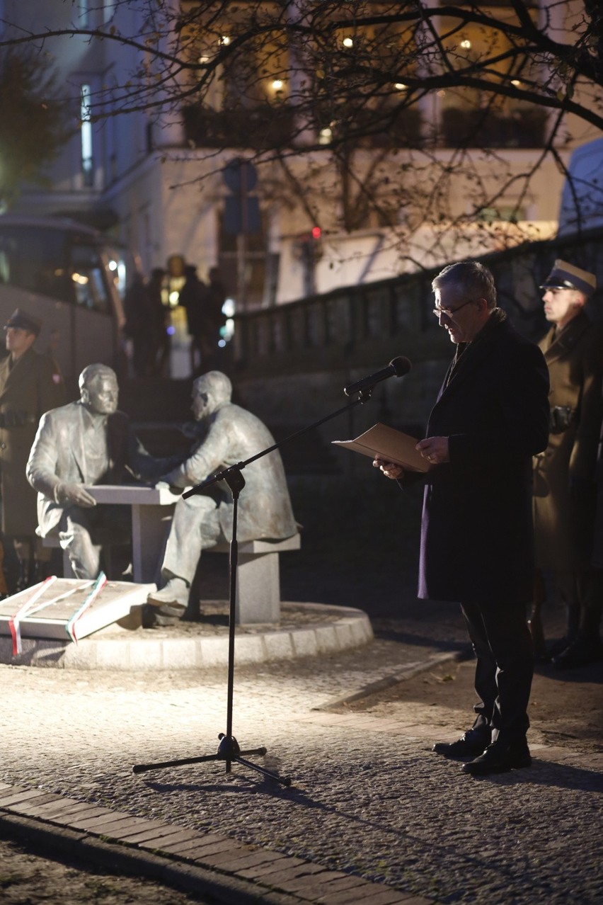 Pomnik Józsefa Antalla i Henryka Sławika stanął w Warszawie