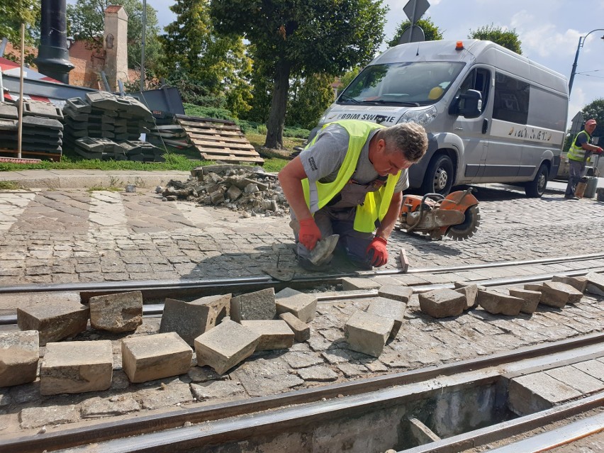 Ruszył remont torowiska w obrębie Starego Miasta w...