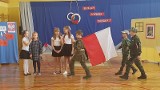 Powiat olkuski. Uczniowie z SP Wierzchowisko świętowali 101. rocznicę odzyskania przez Polskę niepodległości