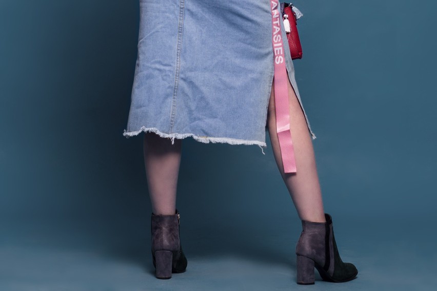 Dżinsowa spódnica midi to ponadczasowy ubiór, który można...