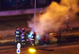Pożar samochodu przy ulicy Kromera we Wrocławiu [ZDJĘCIA]