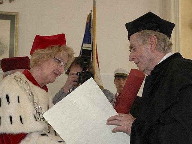 Wiesław Myśliwski jest honorowym profesorem UJK w Kielcach.